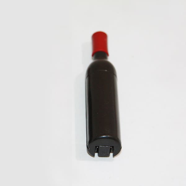Wine bottle opener magnet detail image